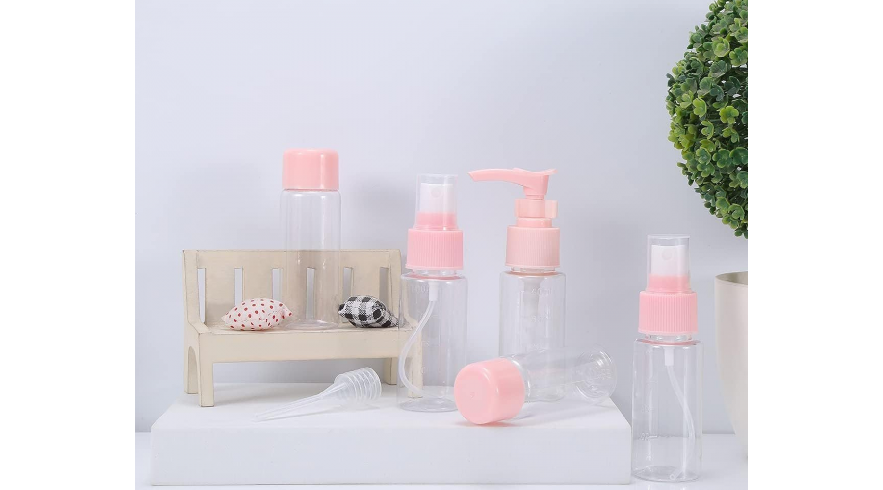 Косметика в подорожах: яка тара ідеальна для мандрівників